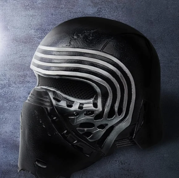 Kylo Ren Helmet - Picture 5 of 5